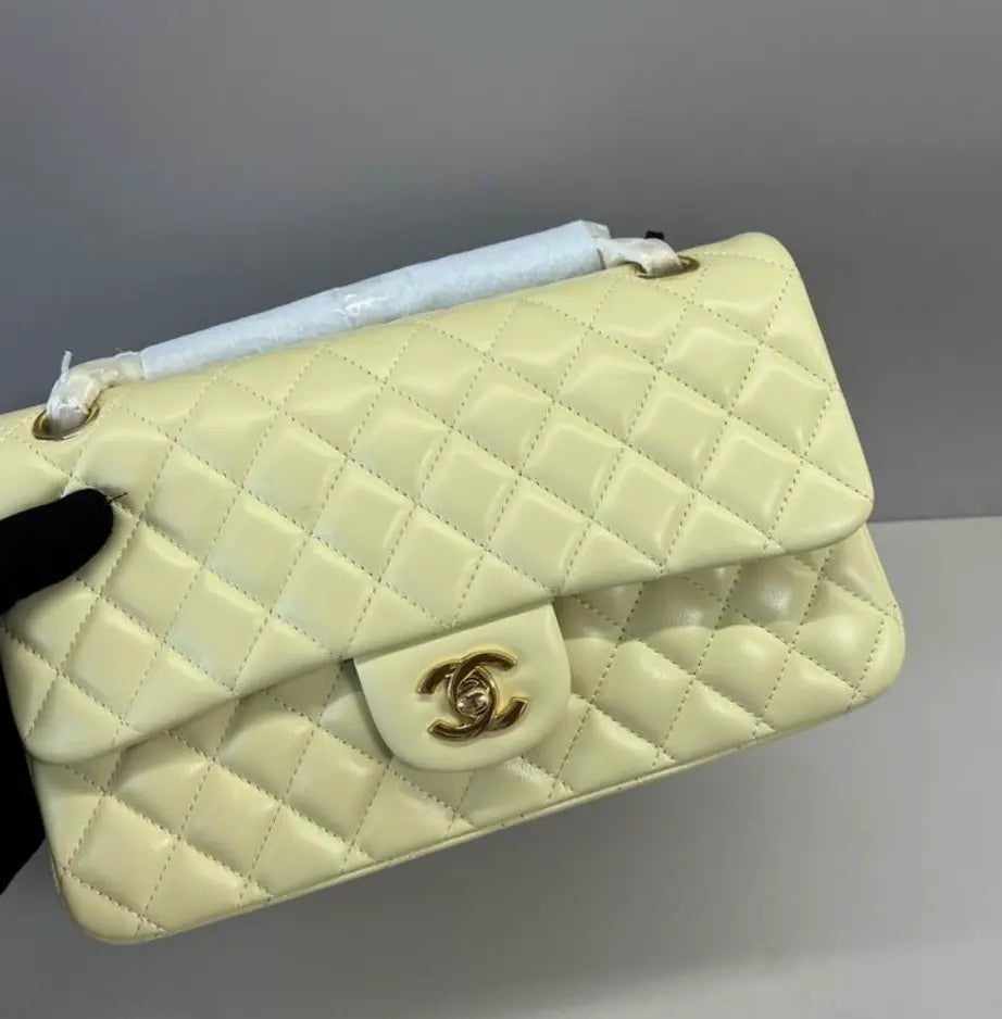 Classic Leather Flap Bag Medium