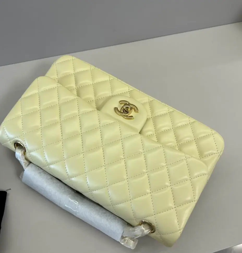 Classic Leather Flap Bag Medium