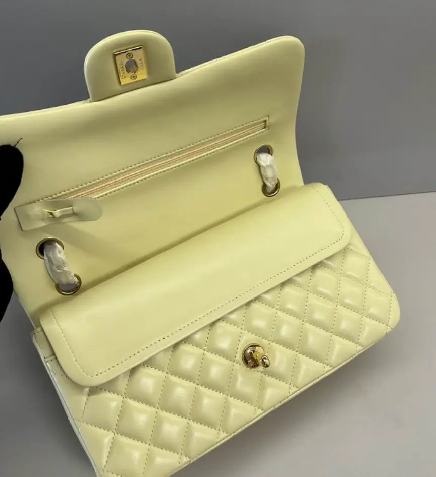 Classic Leather Flap Bag Medium